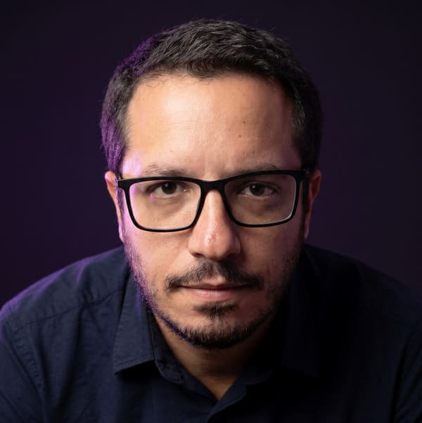 Jonas, criador do Guia de Prompts para Professores
